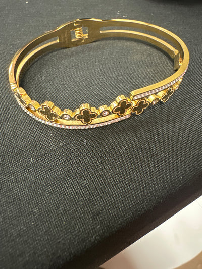 Clover Bangle