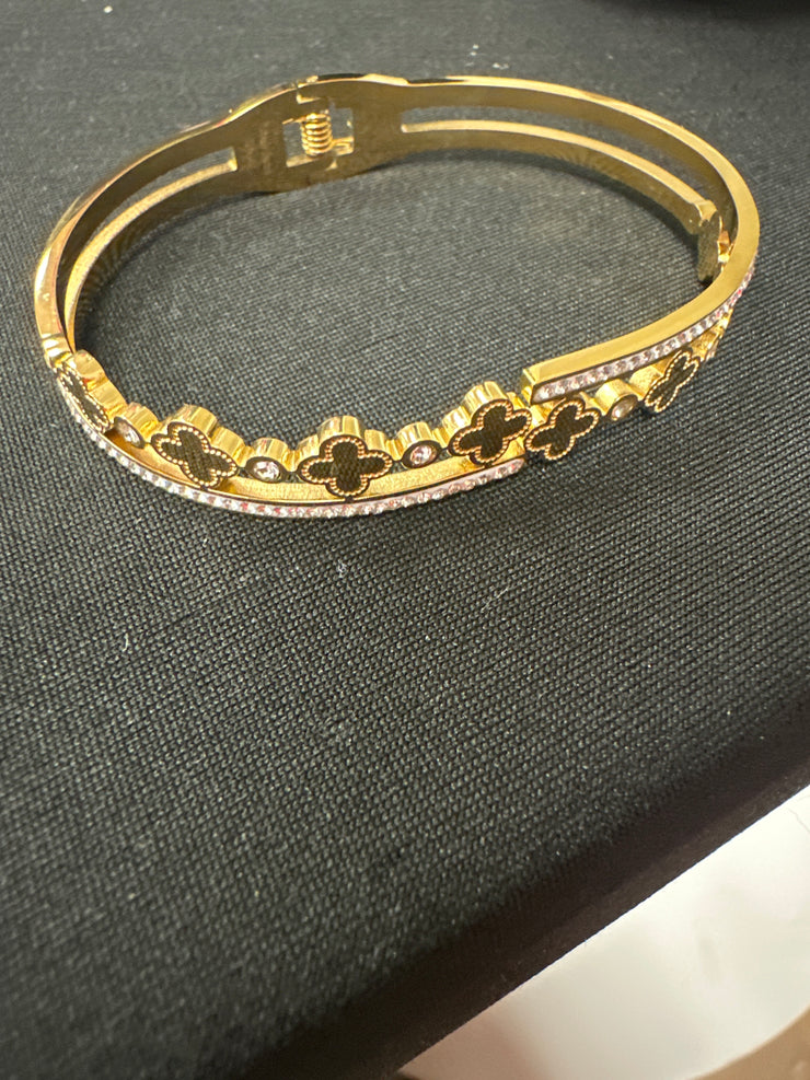 Clover Bangle